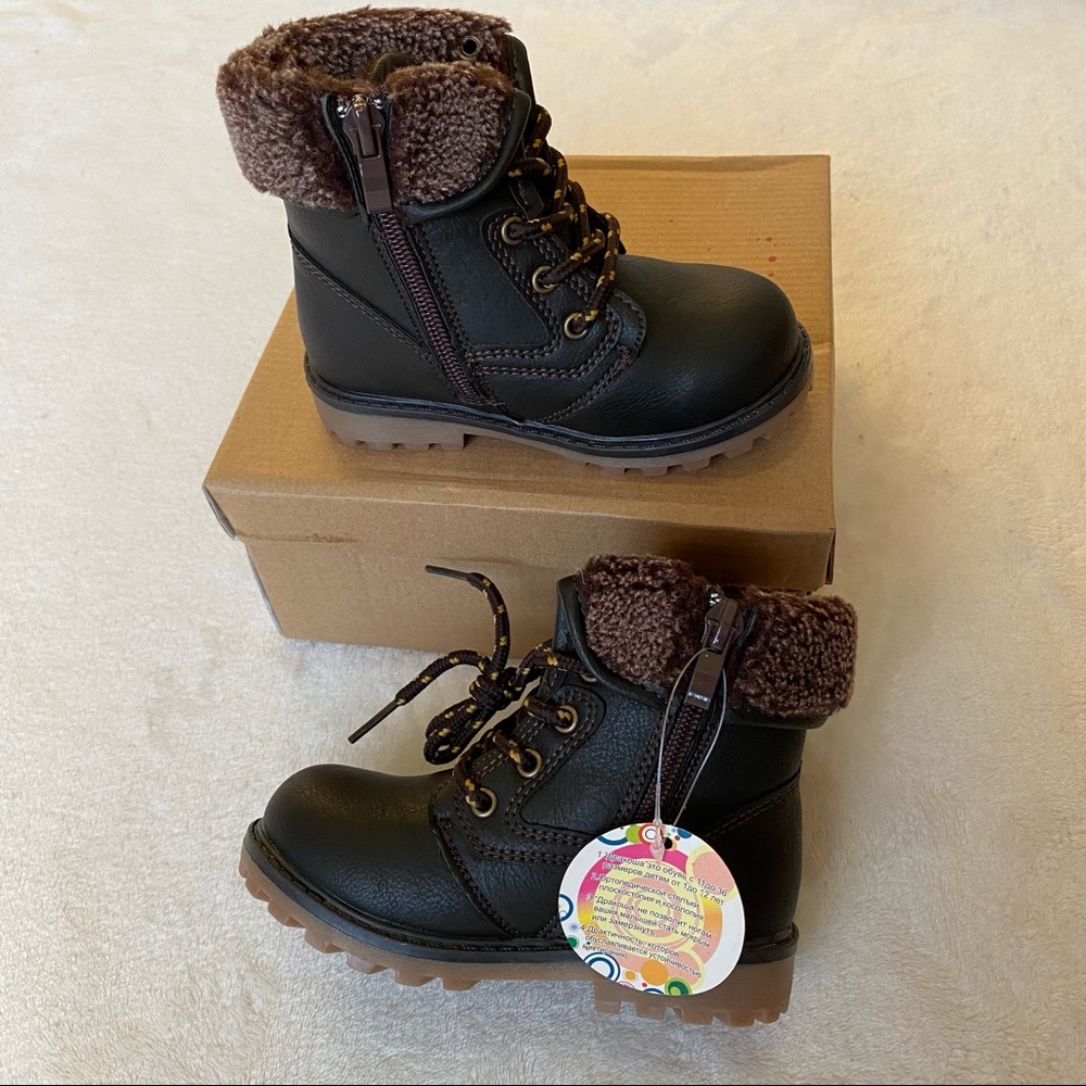 SOLD* Black and Brown Apakowa Boys Fur Winter Boots